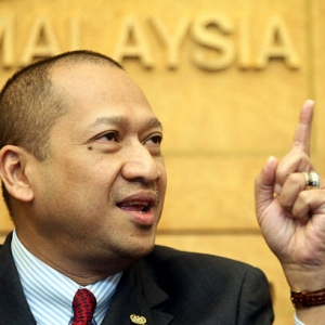 Pelajar Tajaan Malaysia  Tak Akan Kelaparan - Nazri Aziz