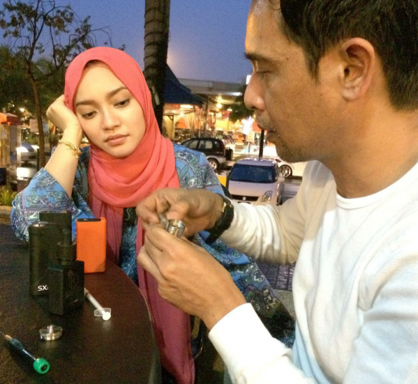 Avril Lavigne Kini Bergelar Janda , Umum Bercerai Dengan 
