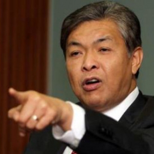 Kepala Dia Masuk Air – Zahid Hamidi