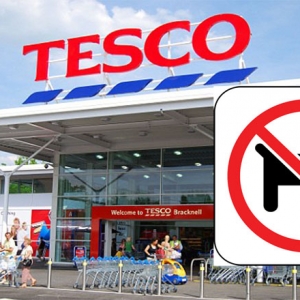 Tesco Besarkan Papan Tanda Larangan Bawa Haiwan