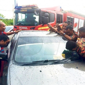 Lagi Kes Budak 2 Tahun Terperangkap Dalam Kereta