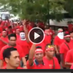 Peserta 'Baju Merah' Berarak Aman Dari Lokasi PWTC