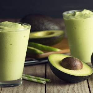 Mudahnya Buat Jus Avokado 'Milkshake'