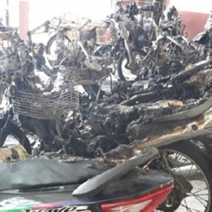 [Edisi Sabotaj] 30 Motosikal Musnah Dalam Kebakaran!
