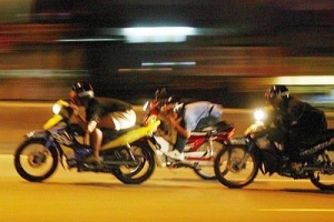 Pelajar Kolej Mati, Rempit Lewat Malam