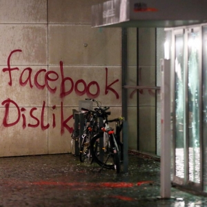 Pejabat Facebook Di Jerman Dicemari Insiden Vandalisme