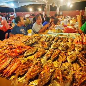 Makan 'Bakar-Bakar' Di Pasar Filipina, Kota Kinabalu