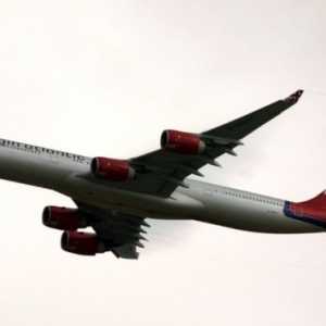 Pesawat Virgin Atlantic Berpatah Balik Angkara Sinaran Laser