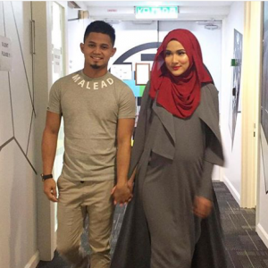 Comelnya Hanis Zalikha Dengan Gambar 'Baby Bump'