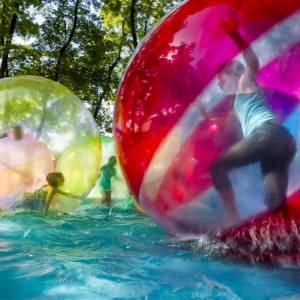 Water Zorbing! 'Ohsem' Berjalan Atas Air Di Tasik Titiwangsa