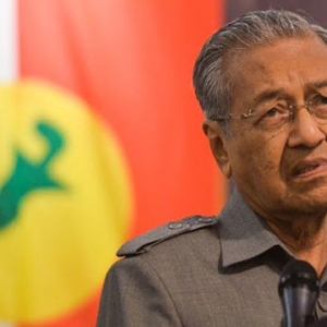 [Video] Tun Mahathir & Siti Hasmah Keluar UMNO