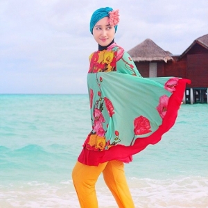 #StyleHack Sis Berhijab Ke Pantai