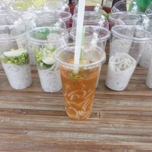 New Trend: Nikmati Laksa Dalam Bekas Minuman