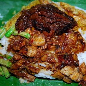 Nasi Ambeng Makanan Kebanggaan Orang Jawa