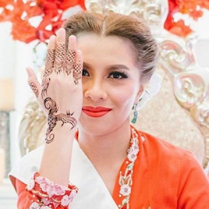 Cantik Berkebaya! Seri Pengantin Jihan Muse Di Malam Berinai