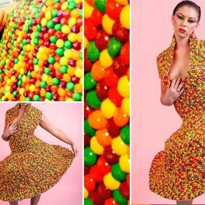 Menakjubkan Dress Dibuat Daripada Gula-Gula Skittles