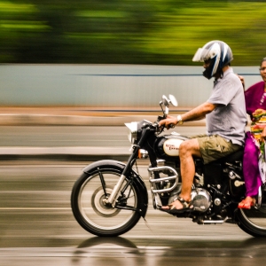 'No Helmet No Petrol' Kempen Untuk Kurang Kemalangan Di India