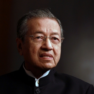 Dr Mahathir Letak Jawatan Pengerusi Proton