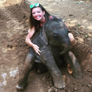 Bercanda Dengan Nampuu, Anak Gajah Comel Di Chiang Mai