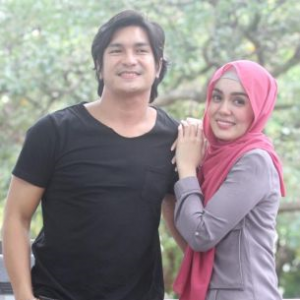 Uqasha Dikecam Lagi! Biarkan Pipi Disentuh Keith Foo