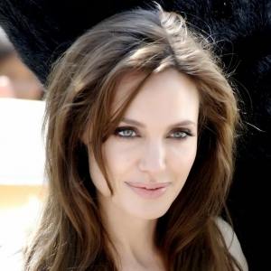Tertekan Brad Pitt Curang, Angelina Jolie Kini Kurus 'Kering' Seakan Zombie