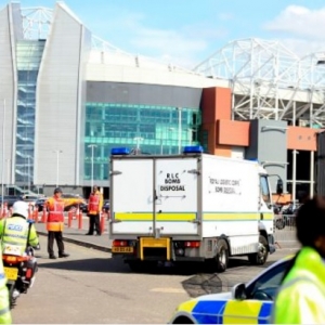 Bungkusan Mencurigakan Di Stadium Old Trafford Diletupkan
