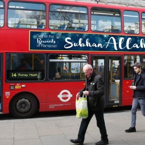 Ratusan Bas Di London Dilekat Poster 'SubhanAllah' Sempena Kedatangan Ramadhan