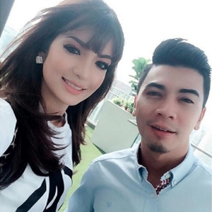 Kecoh Amar Baharin Bertunang Senyap Dengan Amyra Rosli, Betul Ke?