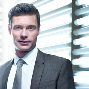 Ryan Seacrest Tampil Dengan Koleksi 'Sportwear'