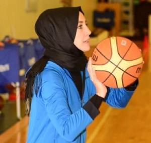 Terbaik! Tudung Ini Direka Khas Untuk Wanita Yang Aktif Sukan 'Outdoors'