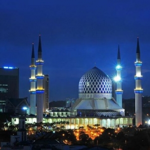 Top 10 Masjid Ini Paling Tinggi Dikunjungi Ramai Untuk Solat Terawih