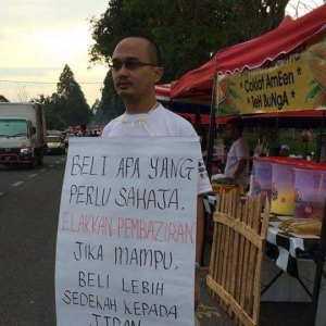 "Beli Apa Yang Perlu Sahaja, Elakkan Pembaziran" - Nasihat Di Bazar