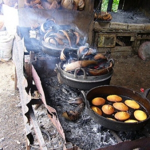 Memori Raya: Bila Dapur Dah Berasap, Maksudnya Mak Nak Buat Bahulu