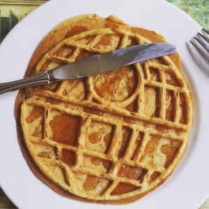 Sarapan Pasti Lebih 'Sedap' Dengan Wafel Star Wars Ini