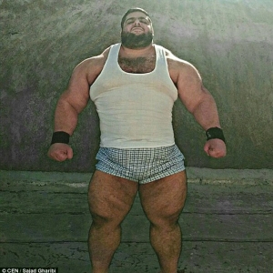 Atlet Persis Hulk Tarik Perhatian Netizen