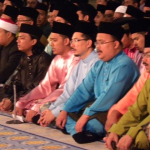 Benarkah Banyak Elemen Adat Dalam Sambutan Hari Raya Seperti Takbir, Ziarah Kubur?