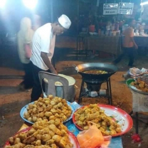 Kepingin Cempedak Goreng Wak Deli Di Meru Klang