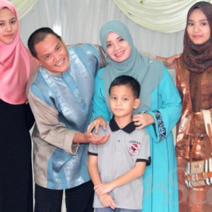 Syawal Lebih Bermakna, Ameng  Kembali Bersatu Dengan Isteri Dan Anak-Anak