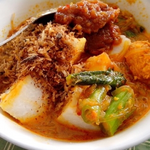 Lontong Kuah Lodeh, Tak Boleh Lupa Ketika Rumah Terbuka