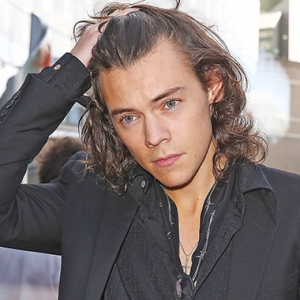 Saiz Pinggang Hanya 26 Inci, Inilah Diet Ala Harry Styles!