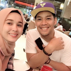 Hubungan Cinta Emma Maembong Dan Kamal Adli Retak