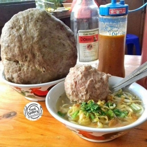 Berani Makan Bakso 'Astagfirullah' Sebesar Bola Sepak Seberat 2kg?