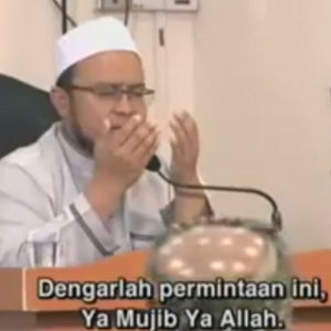 Terusik Jiwa! Berlinang Air Mata Dengar Ustaz Baca Doa Untuk Ibu Dan Ayah Ini