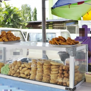 'Donut Dan Sushi RM3 Sebiji Takpe, Tapi Kuih Tepi Jalan 50 Sen Dikutuk Mahal?'