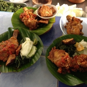 Ayam Penyet, Pecal Lele Serendah RM5 Di Padang Jawa Shah Alam