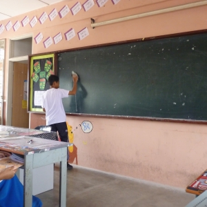 "Anak Murid Bukan Orang Gaji Disuruh Padamkan Papan Hitam"