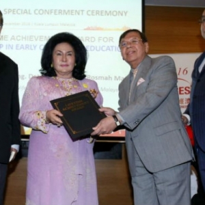 Ekonomi China Pilih Rosmah Terima Anugerah Pencapaian Sepanjang Hayat