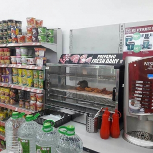 'Cik Siti' Selamba Makan Sosej Dalam 7-Eleven Kelana Jaya