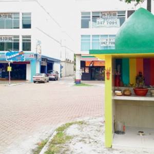 Tak Jaga Sensitiviti,  Tokong Bentuk Kubah Masjid Diroboh