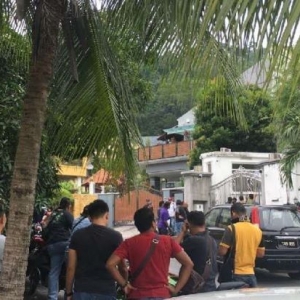 Polis Tahan Jamal Di Rumah, 3 Jam Selepas Mengepungnya